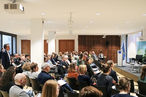 Publikum bei politischer Veranstaltun des Klima-Bündnis 2023