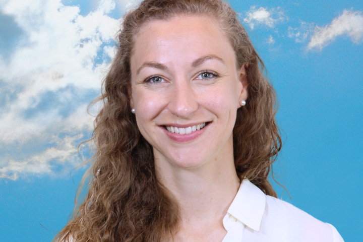 Portrait von Tina Zapf-Rodríguez, Stadträtin und Dezernentin für Klima, Umwelt und Frauen, Stadt Frankfurt am Main, Deutschland